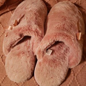 TOASTIES PINK FURRY SLIPPERS FOR WOMEN  L/G  9-10 BY TOTES